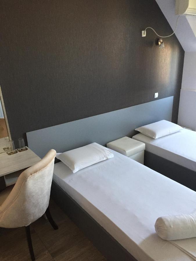 Family Hotel Amor Русе Экстерьер фото