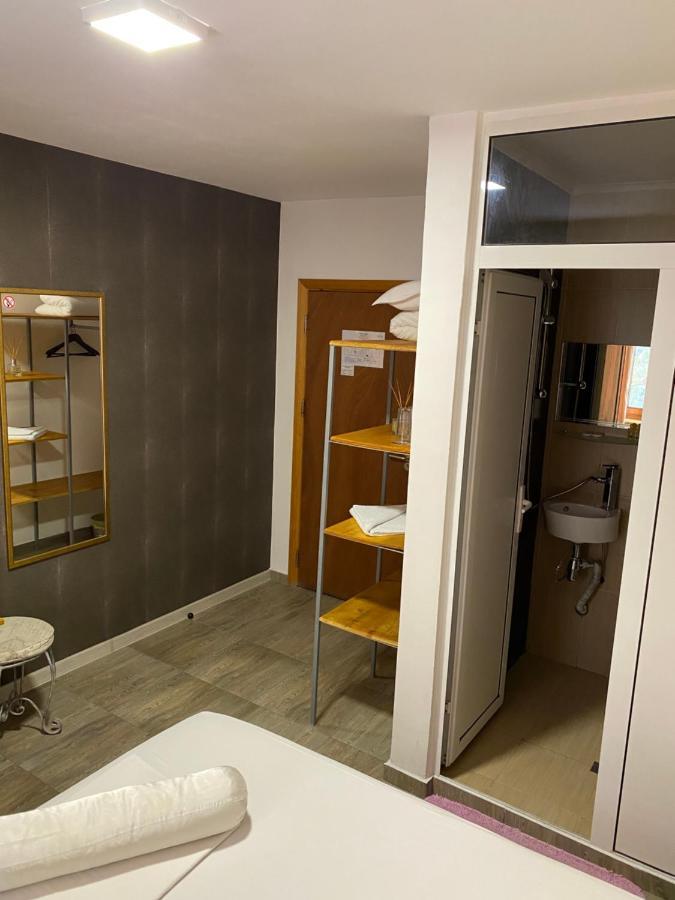 Family Hotel Amor Русе Экстерьер фото