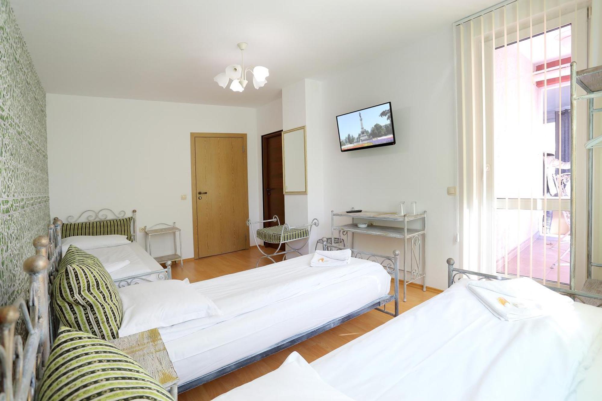 Family Hotel Amor Русе Экстерьер фото