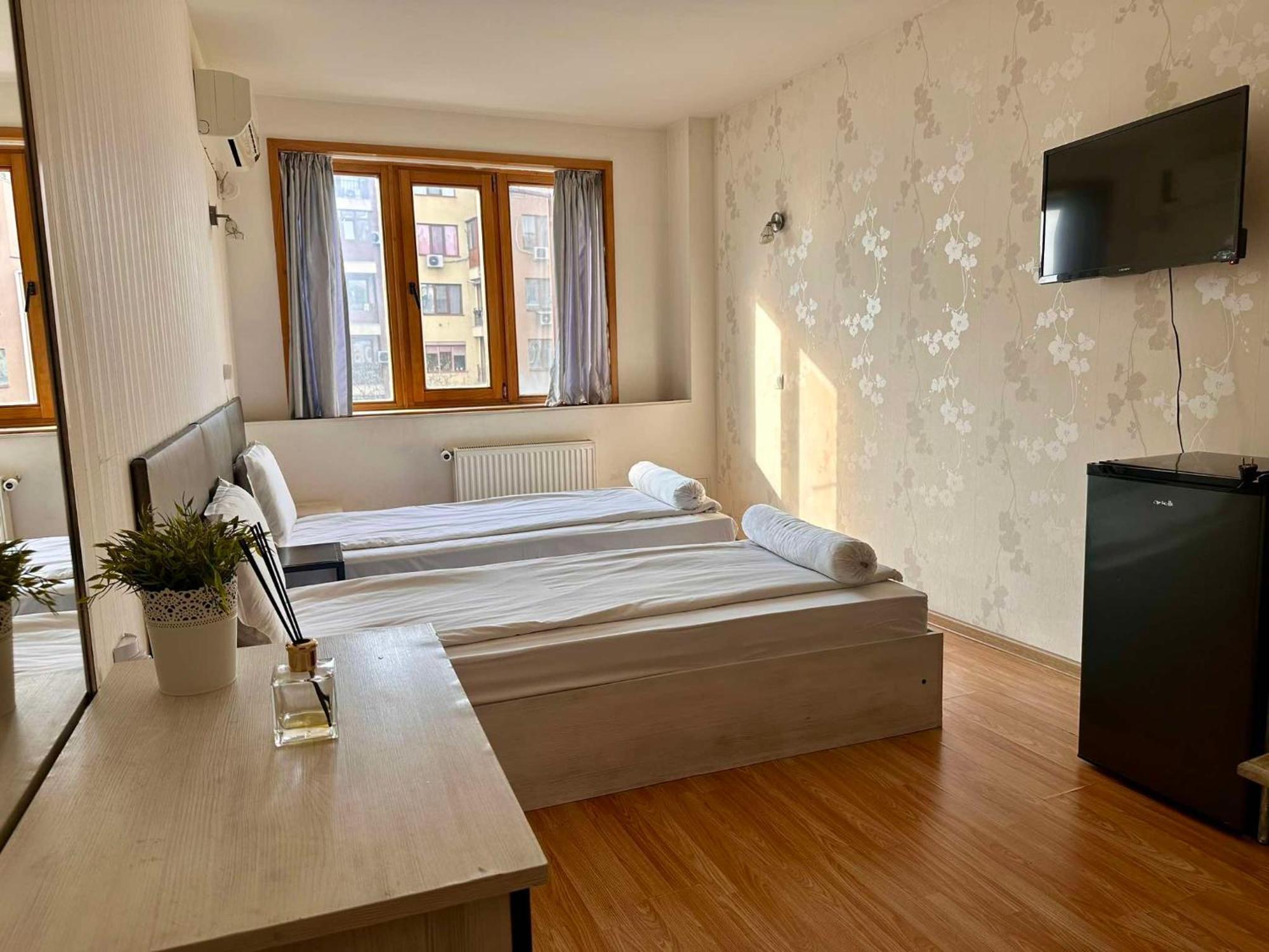 Family Hotel Amor Русе Экстерьер фото