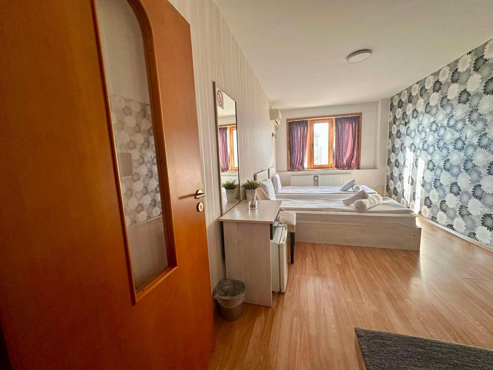 Family Hotel Amor Русе Экстерьер фото