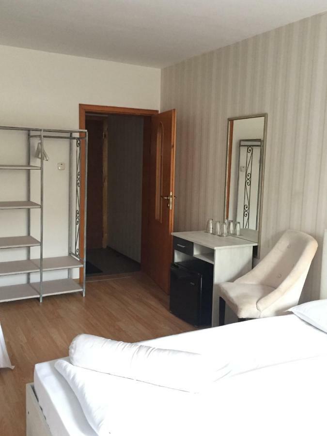 Family Hotel Amor Русе Экстерьер фото